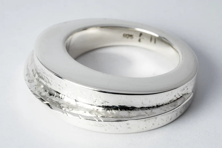 Foldform Crescent Ring